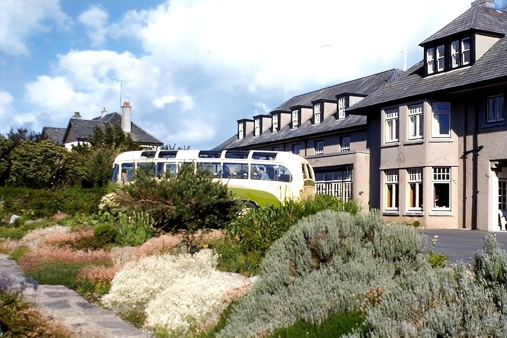 Cliff head hotel 1958