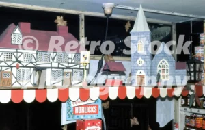 A British grocery shop seen at Christmas in the 1950s 52742202521 o 20250419 144735