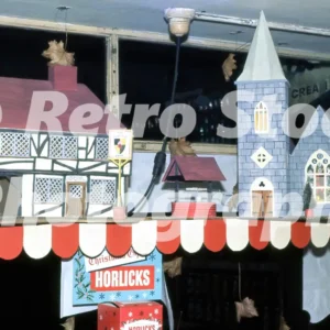 A British grocery shop seen at Christmas in the 1950s 52742202521 o 20250419 144735