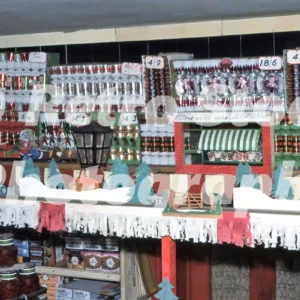 A British grocery shop seen at Christmas in the 1950s 52742457524 o 20250419 144736