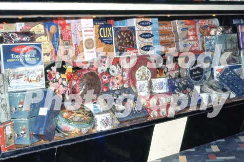 A British grocery shop seen at Christmas in the 1950s 52742695523 o 20250419 144737