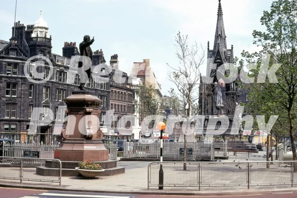 Albert memorial, albert square, manchester 1969 52273047481 o