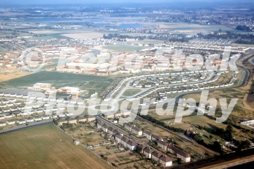 Approaching heathrow 1958 (southern perimiter road, town farm way) 44486860382 o