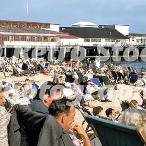 Clacton beach and pier 1950s 52742465864 o 20250419 144812