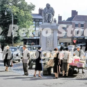 Dr johnson statue, market square, lichfield 1958 52742201411 o