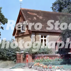 Evelyn Hall Abinger Common 1950s 38289686896 o 20250419 144831