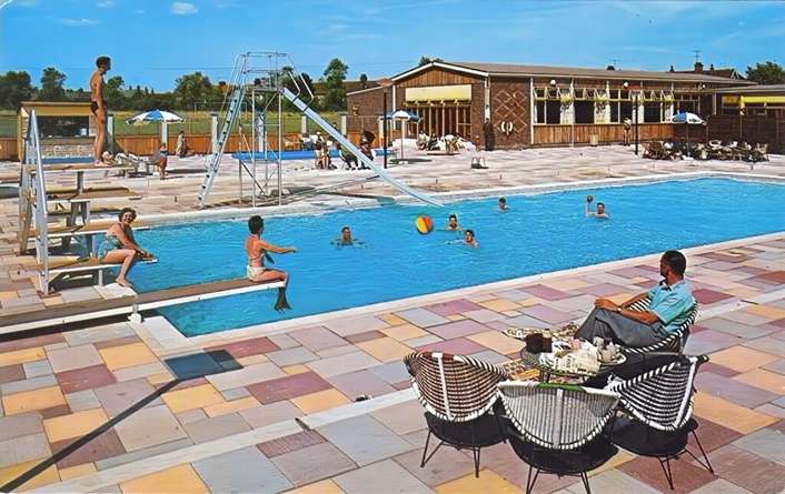 Gorleston Holiday Camp showing the outdoor swimming pool