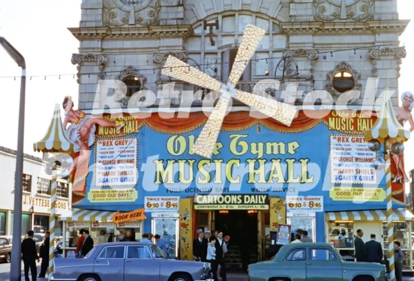 Olde tyme music hall, windmill theatre, great yarmouth 1964 52272086057 o