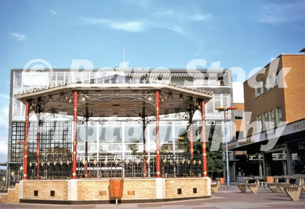 Queens square, crawley 1959 50581784497 o