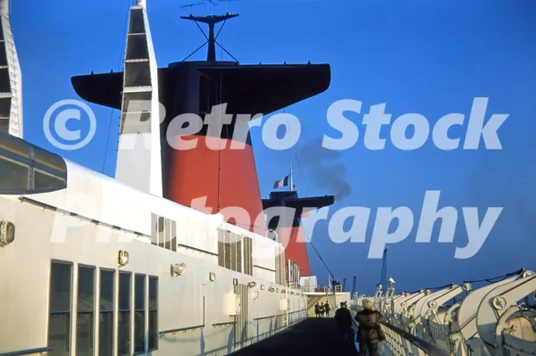 SS France entering Southampton 1962 25253220998 o