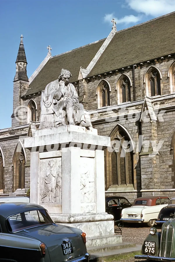 Statue of dr samuel johnson, market place, lichfield, staffordshire 1958 52742708423 o