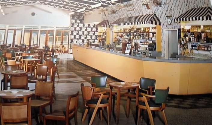 Gorleston Holiday Camp bar
