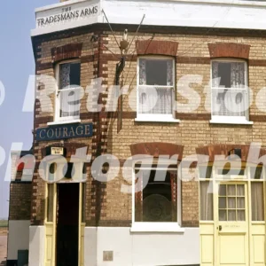 The Tradesmans Arms 52 London Road Dartford 1966 52273040666 o