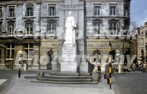 edith cavell memorial st martins place london 1959 52273504954 o