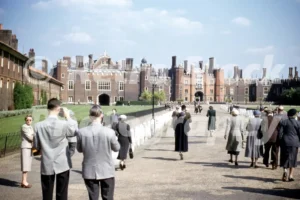 hampton court palace 1954 52273235916 o