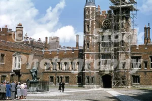 hampton court palace 1957 52273257783 o