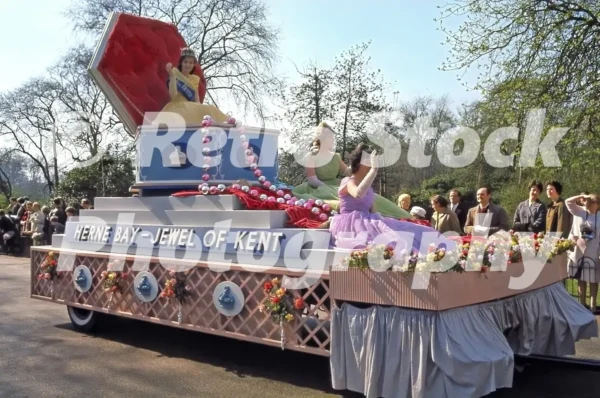 herne bay jewel of kent carnival float 1970s 36223092526 o