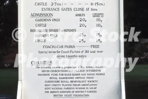 hever castle sign 1971 52152585325 o