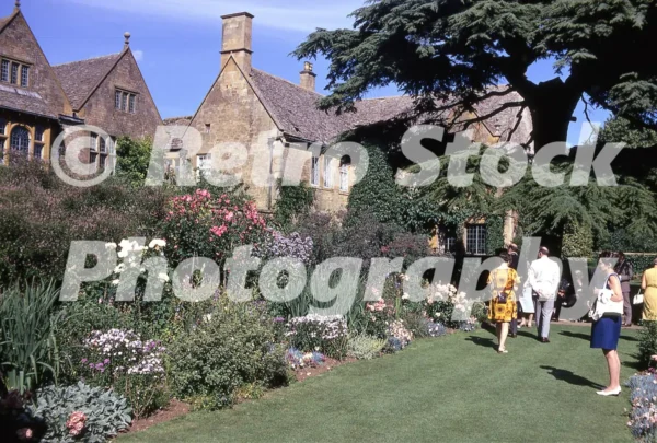 hidcote manor garden gloucestershire 1970 52152194851 o