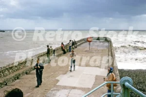 jetty opposite east street brighton 1974 34581838082 o