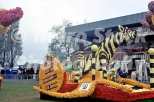 lincolnshire police float spalding flower parade 1974 52152174073 o