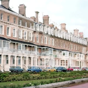 marine parade worthing 1973 29599093597 o