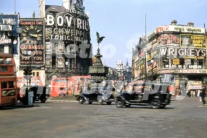 piccadilly circus london 1950 52272280972 o