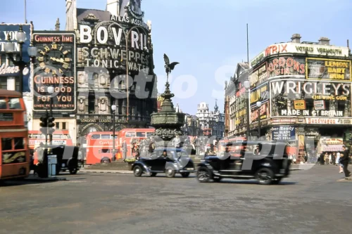 piccadilly circus london 1950 52272280972 o