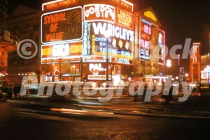 piccadilly circus london 1956 41317651675 o