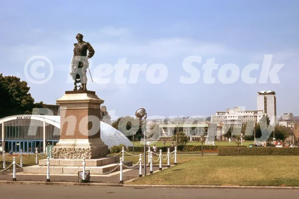 plymouth hoe 1977 52152159496 o