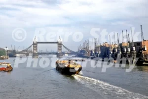 pool of london river thames london 1950s 52273725575 o