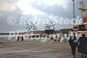 prince of wales srn4 hovercraft at dover 1984 29748941387 o