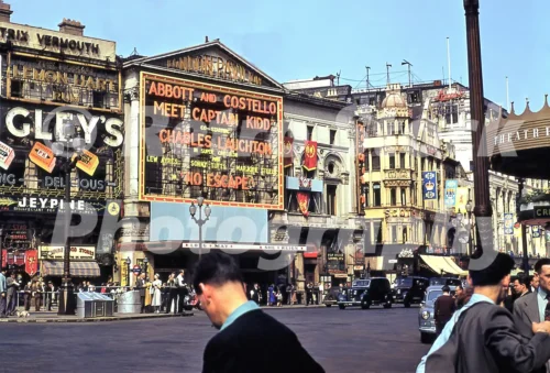 queens coronation at piccadilly circus london 1953 52272269792 o