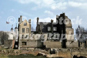 rear of the tiger tavern tower hill london 1958 52273242481 o