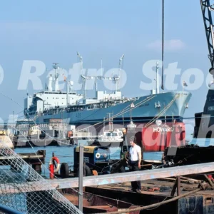 rfa bayleaf at hmnb devonport in 1984 49067872272 o
