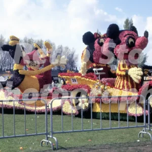 spalding flower parade 1973 52152165766 o