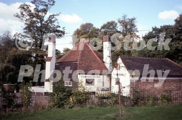 the fighting cocks st albans 1975 49170509578 o
