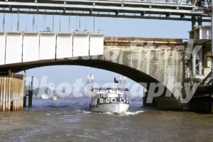 abercorn passing under london bridge 1969 52784301411 o