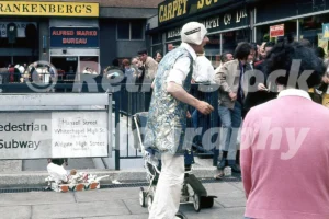 aldgate london 1972 36602376216 o