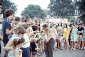 an escapologiststreet performer at the tower of london 1968 johhny eagle 52784319386 o