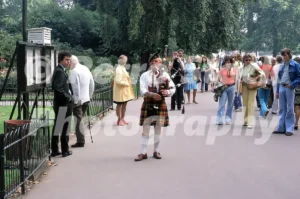 bagpiper in st jamess park london 1974 52741401258 o