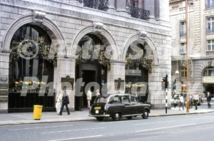 barclays bank piccadilly london 1979 52209144862 o