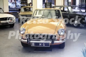british leyland showroom 41 46 piccadilly london 1972 52740862122 o