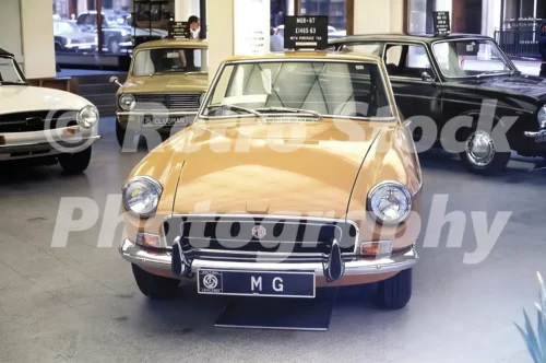 british leyland showroom 41 46 piccadilly london 1972 52740862122 o