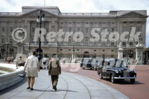 buckingham palace london 1971 52741186084 o