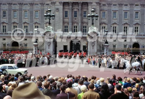 Buckingham Palace, London 1971