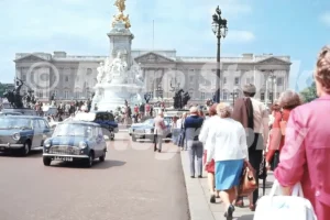 buckingham palace london 1972 36303268102 o