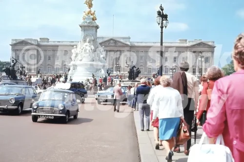 buckingham palace london 1972 36303268102 o
