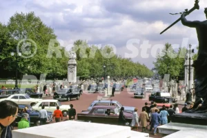 busy day on the mall london 1971 40600780752 o