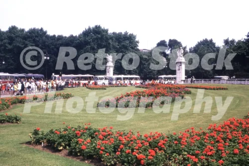 canada gate green park london 1971 30099854252 o